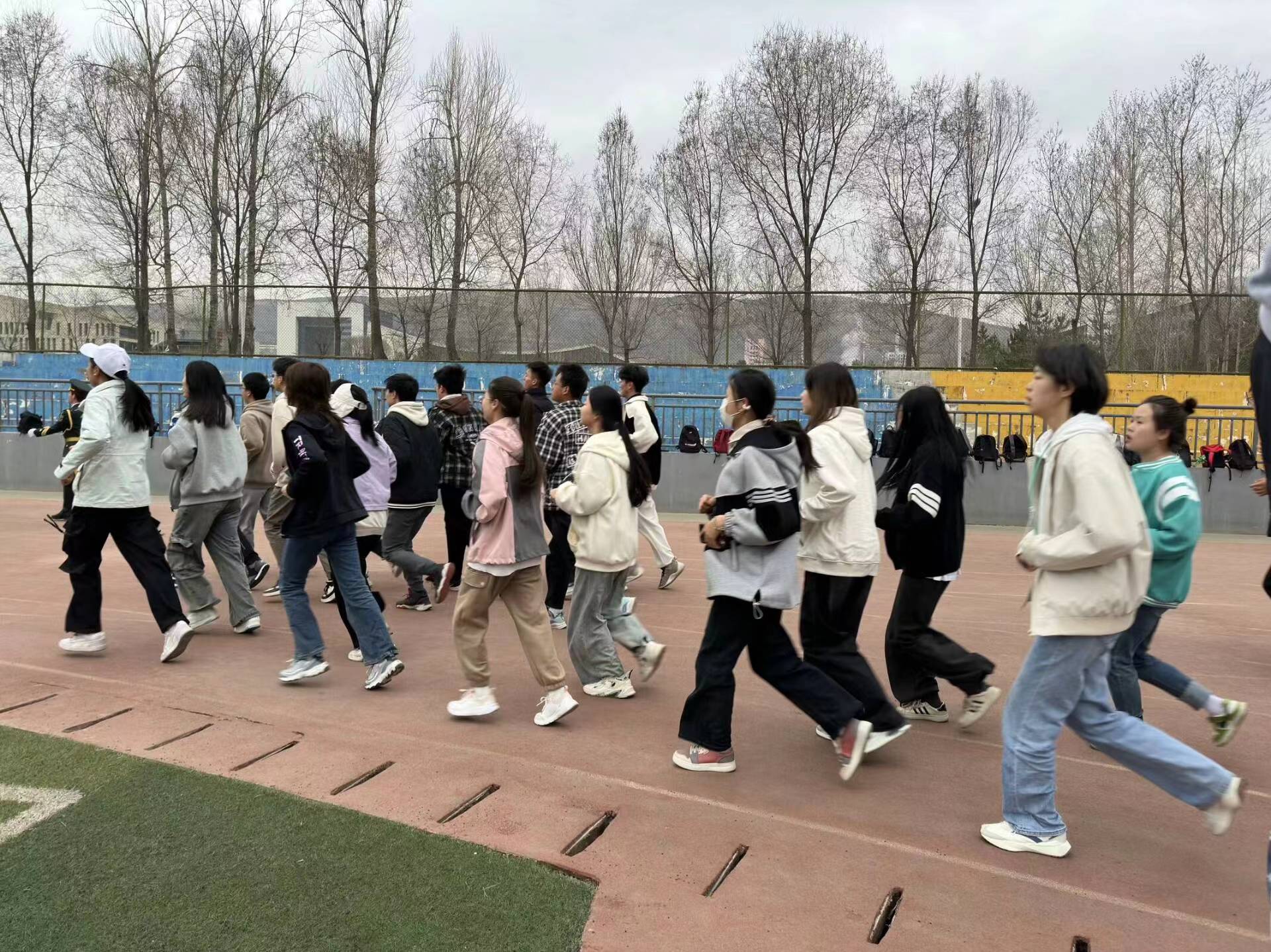 f22de9cf9fb44ec284d960b8ba358815.jpg f22de9cf9fb44ec284d960b8ba358815.jpg